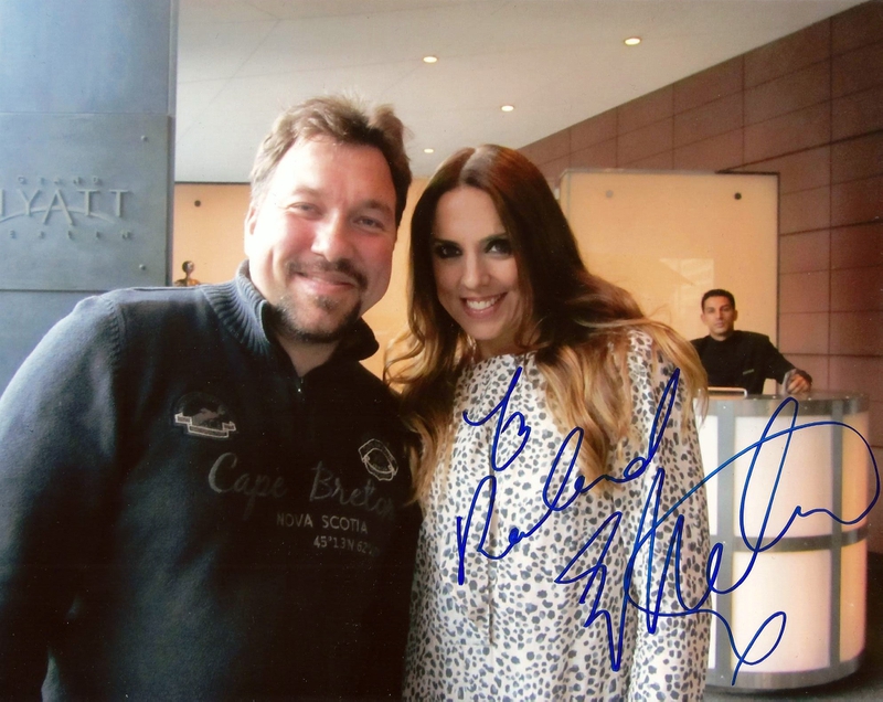 Mel C Photo with RACC Autograph Collector RB-Autogramme Berlin Mel C Photo with RACC Autograph Collector RB-Autogramme Berlin