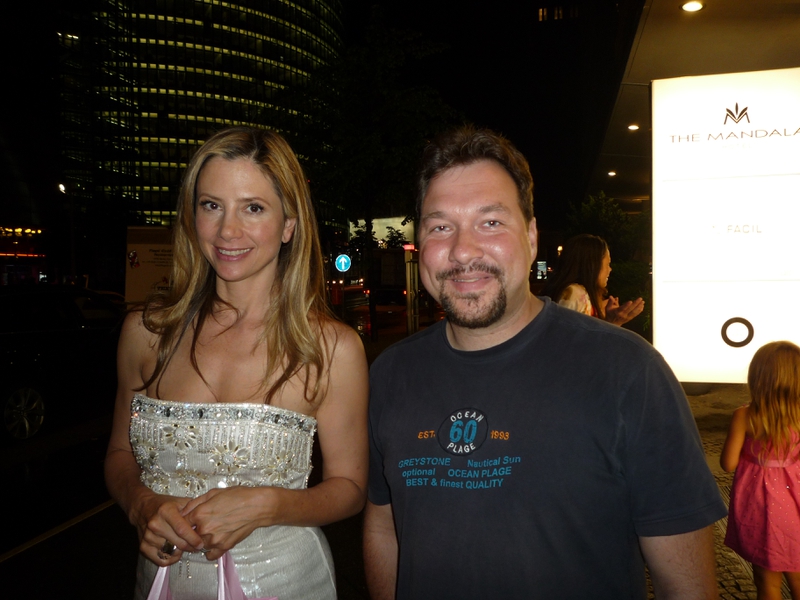 Mira Sorvino Photo with RACC Autograph Collector RB-Autogramme Berlin
