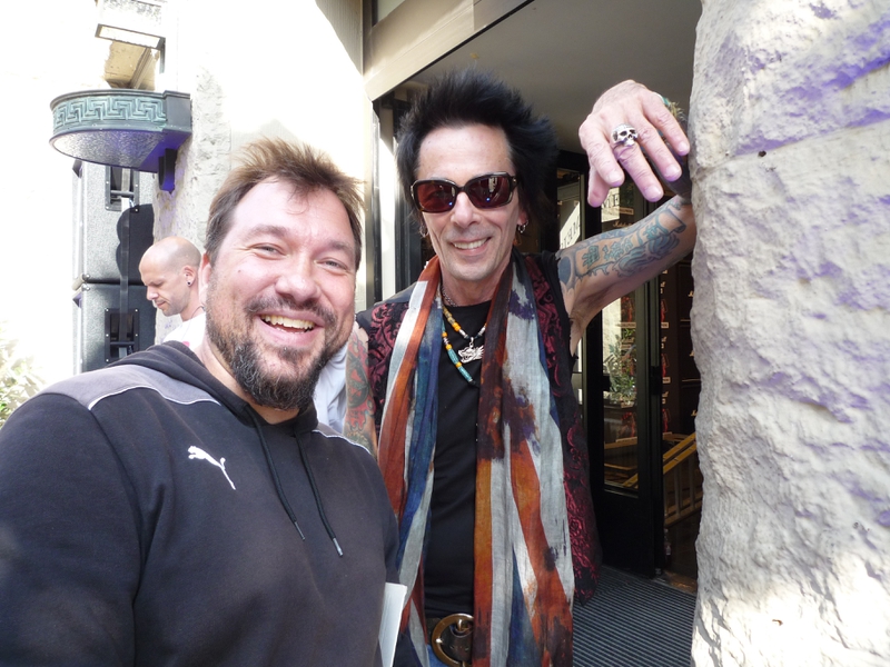 Earl Slick Photo with RACC Autograph Collector RB-Autogramme Berlin Earl Slick Photo with RACC Autograph Collector RB-Autogramme Berlin