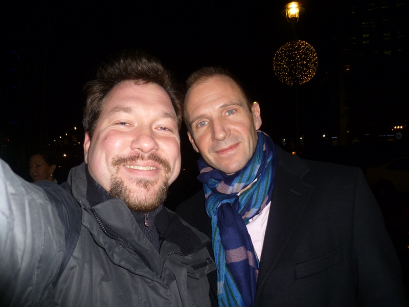 Ralph Fiennes Photo with RACC Autograph Collector RB-Autogramme Berlin