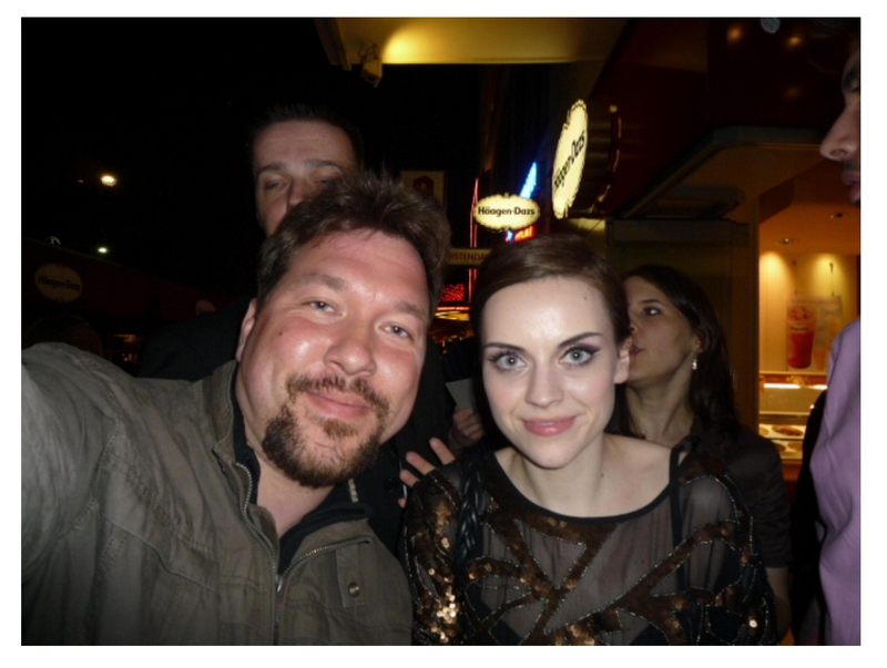 Amy Macdonald Photo with RACC Autograph Collector RB-Autogramme Berlin Amy Macdonald Photo with RACC Autograph Collector RB-Autogramme Berlin