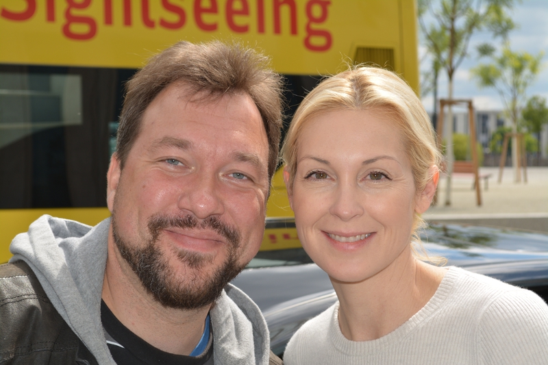 Kelly Rutherford Photo with RACC Autograph Collector RB-Autogramme Berlin Kelly Rutherford Photo with RACC Autograph Collector RB-Autogramme Berlin