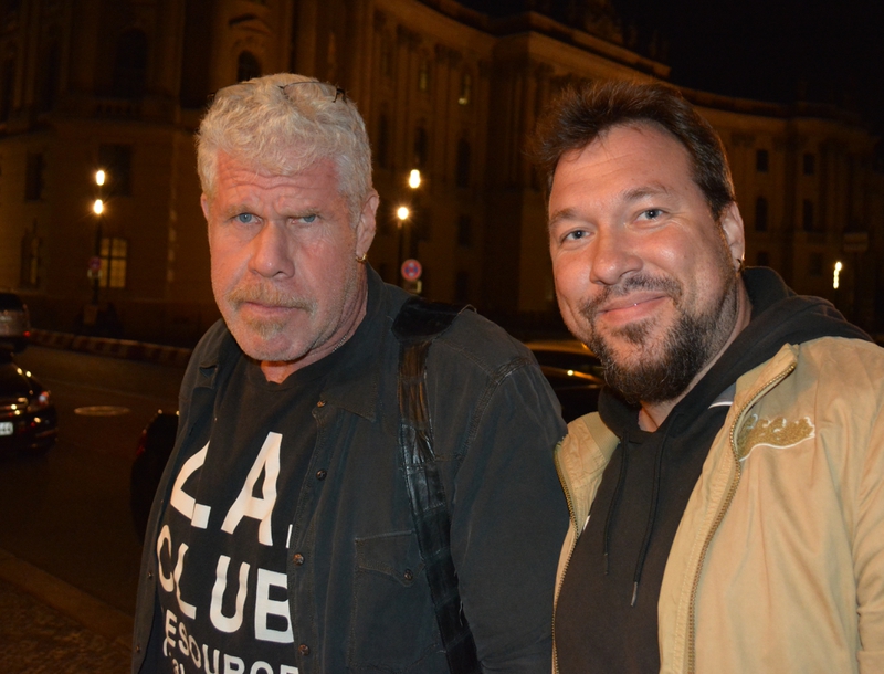 Ron Perlman Photo with RACC Autograph Collector RB-Autogramme Berlin