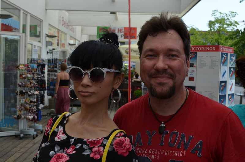 Bai Ling Photo with RACC Autograph Collector RB-Autogramme Berlin