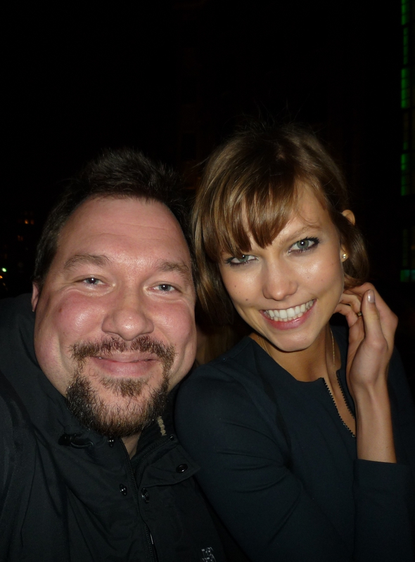 Karlie Kloss Photo with RACC Autograph Collector RB-Autogramme Berlin