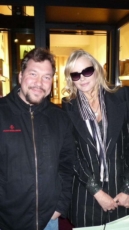Daryl Hannah Photo with RACC Autograph Collector RB-Autogramme Berlin Daryl Hannah Photo with RACC Autograph Collector RB-Autogramme Berlin