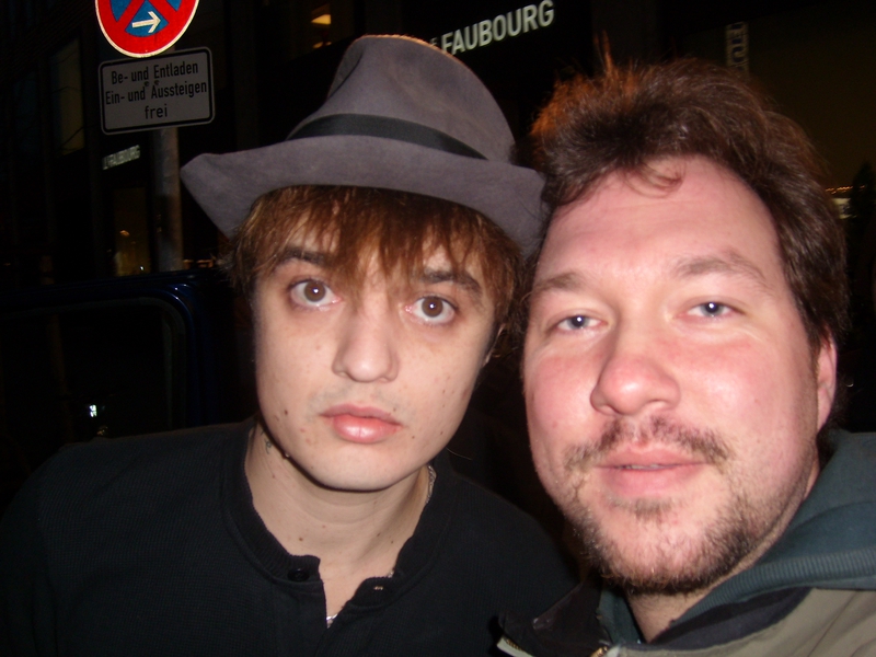 Pete Doherty Photo with RACC Autograph Collector RB-Autogramme Berlin
