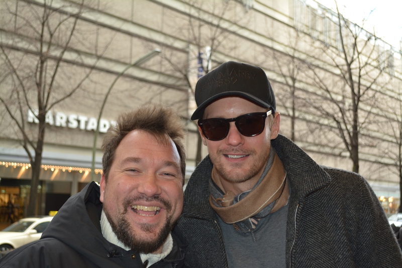 Alexander Skarsgard Photo with RACC Autograph Collector RB-Autogramme Berlin