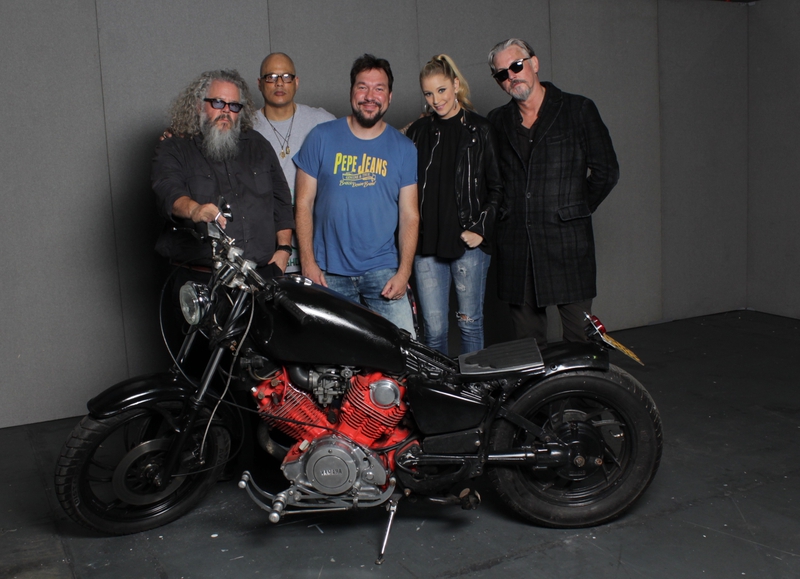David Labrava Mark Boone Junior Tommy Flanagan Winter Ave Zoli Photo with RACC Autograph Collector RB-Autogramme Berlin