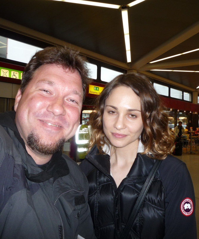 Tuppence Middleton Photo with RACC Autograph Collector RB-Autogramme Berlin