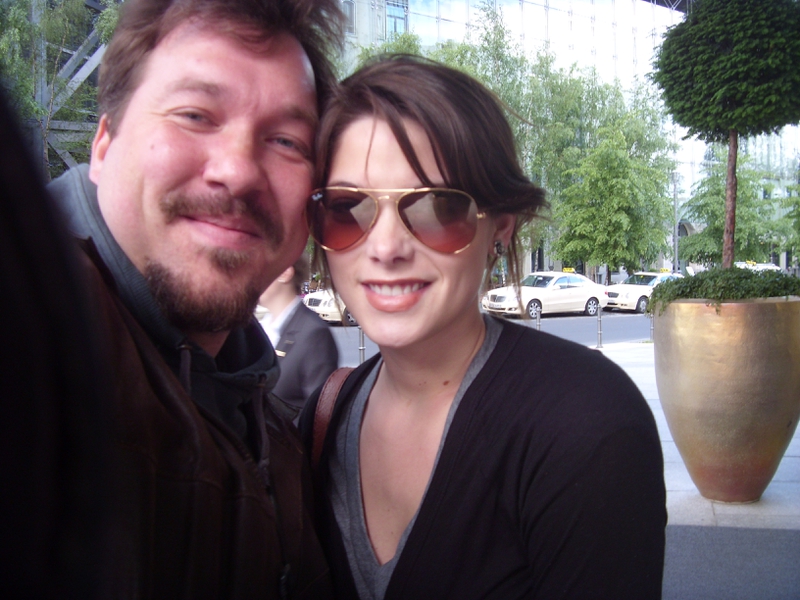 Ashley Greene Photo with RACC Autograph Collector RB-Autogramme Berlin