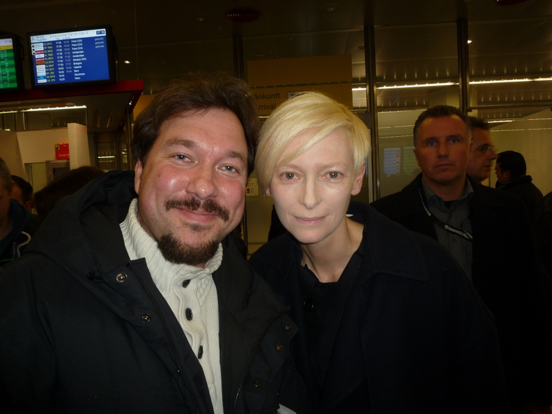 Tilda Swinton Photo with RACC Autograph Collector RB-Autogramme Berlin Tilda Swinton Photo with RACC Autograph Collector RB-Autogramme Berlin