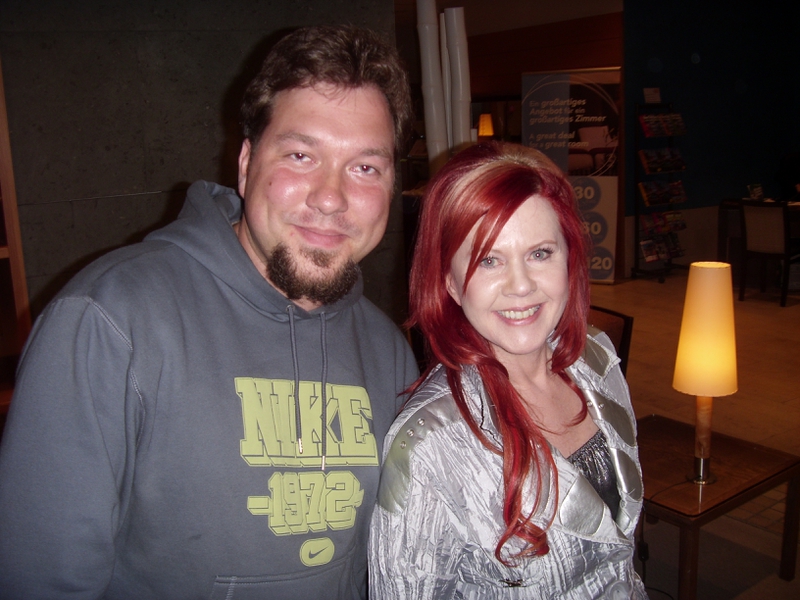 Kate Pierson Photo with RACC Autograph Collector RB-Autogramme Berlin