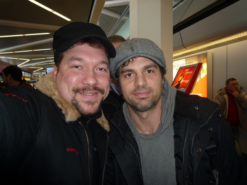 Mark Ruffalo Photo with RACC Autograph Collector RB-Autogramme Berlin Mark Ruffalo Photo with RACC Autograph Collector RB-Autogramme Berlin