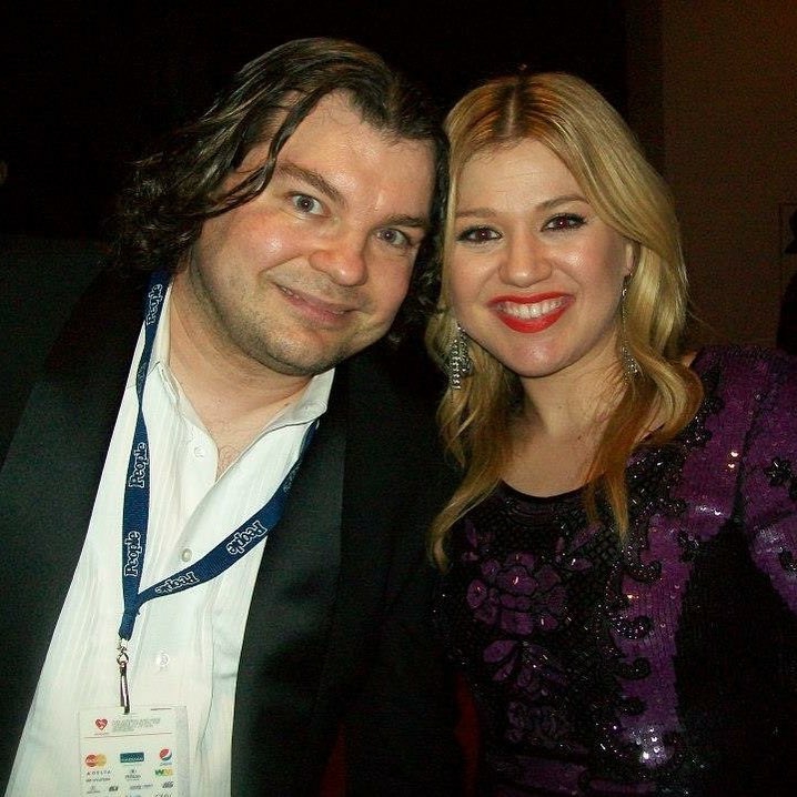 Kelly Clarkson Photo with RACC Autograph Collector bpautographs