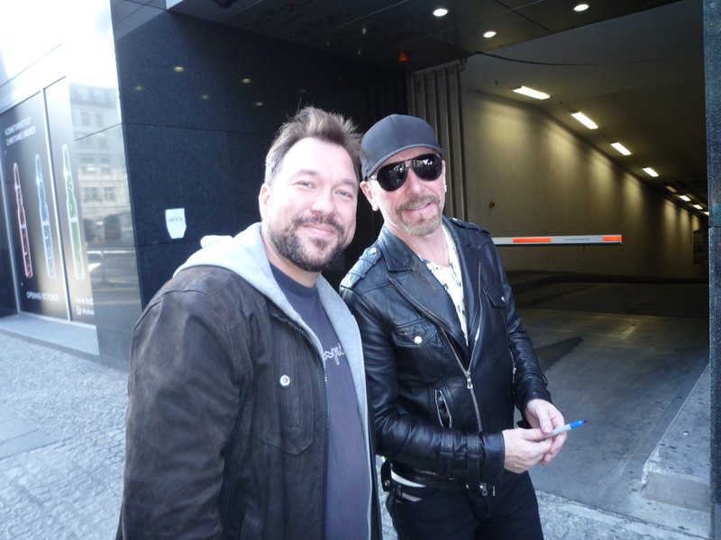 The Edge Photo with RACC Autograph Collector RB-Autogramme Berlin