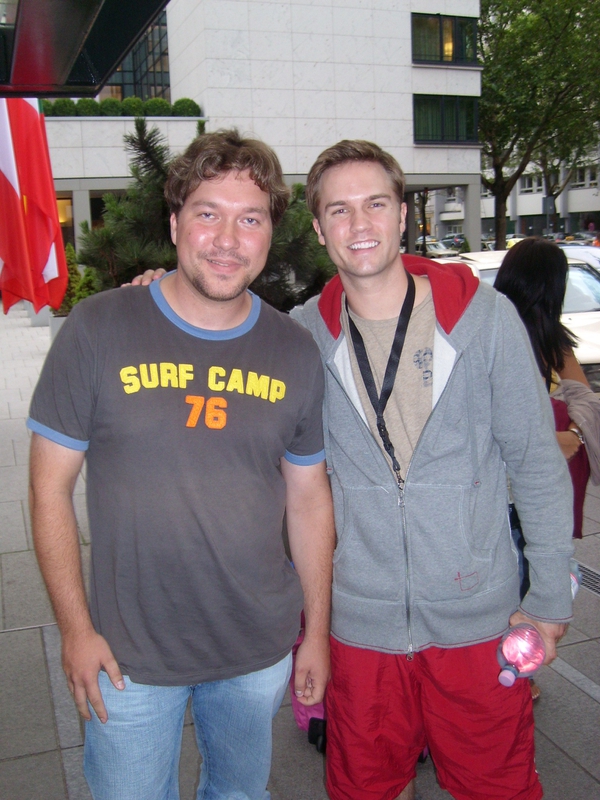 Scott Porter Photo with RACC Autograph Collector RB-Autogramme Berlin