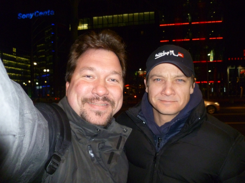 Jeremy Renner Photo with RACC Autograph Collector RB-Autogramme Berlin