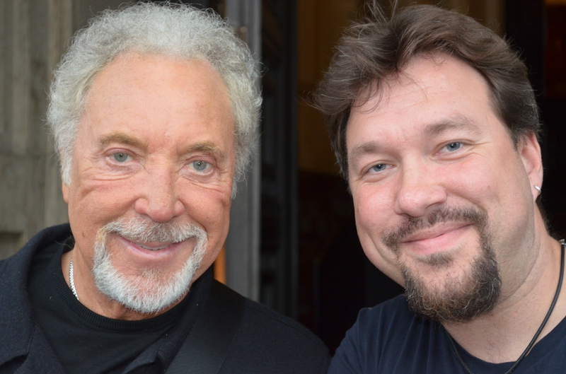 Tom Jones Photo with RACC Autograph Collector RB-Autogramme Berlin Tom Jones Photo with RACC Autograph Collector RB-Autogramme Berlin