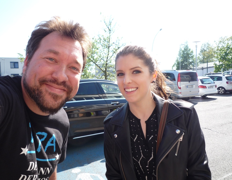Anna Kendrick Photo with RACC Autograph Collector RB-Autogramme Berlin