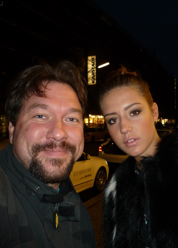 Adele Exarchopoulos Photo with RACC Autograph Collector RB-Autogramme Berlin