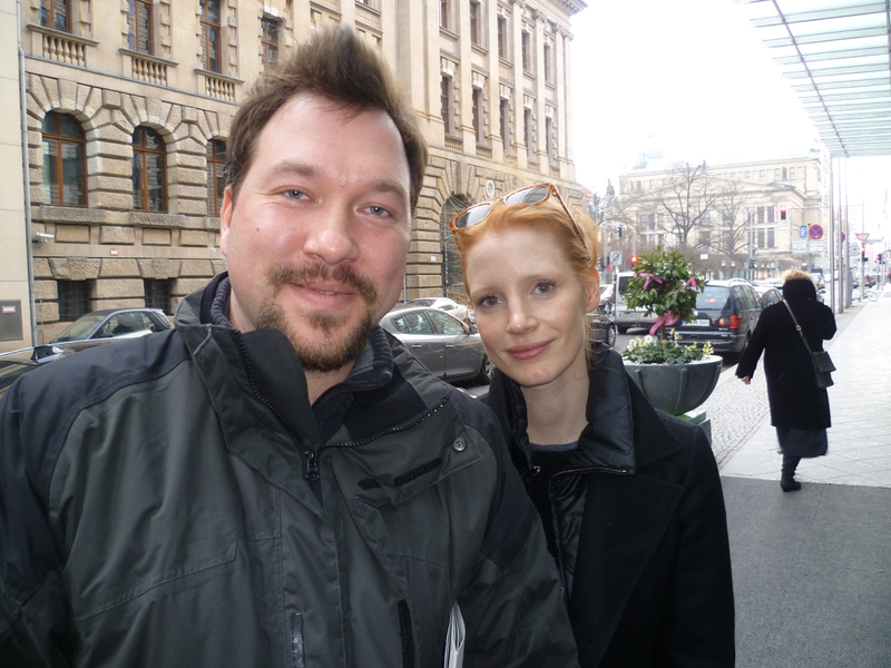 Jessica Chastain Photo with RACC Autograph Collector RB-Autogramme Berlin Jessica Chastain Photo with RACC Autograph Collector RB-Autogramme Berlin