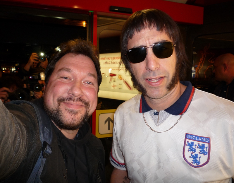 Sacha Baron Cohen Photo with RACC Autograph Collector RB-Autogramme Berlin Sacha Baron Cohen Photo with RACC Autograph Collector RB-Autogramme Berlin