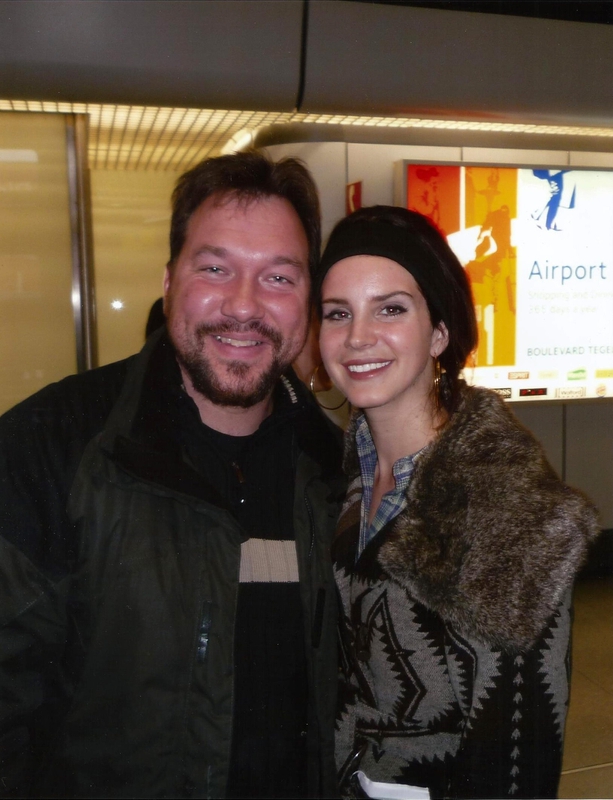 Lana Del Rey Photo with RACC Autograph Collector RB-Autogramme Berlin