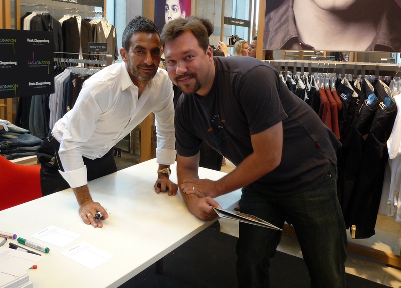 Marc Jacobs Photo with RACC Autograph Collector RB-Autogramme Berlin Marc Jacobs Photo with RACC Autograph Collector RB-Autogramme Berlin