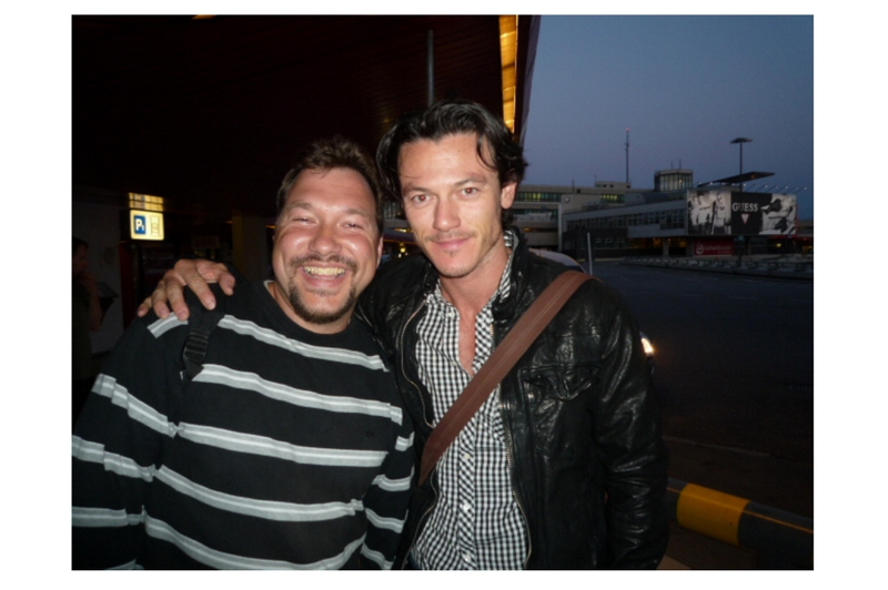 Luke Evans Photo with RACC Autograph Collector RB-Autogramme Berlin