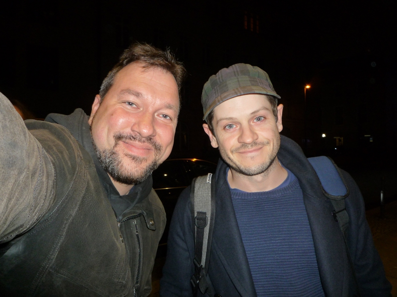 Iwan Rheon Photo with RACC Autograph Collector RB-Autogramme Berlin