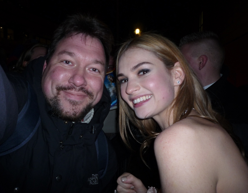 Lily James Photo with RACC Autograph Collector RB-Autogramme Berlin Lily James Photo with RACC Autograph Collector RB-Autogramme Berlin