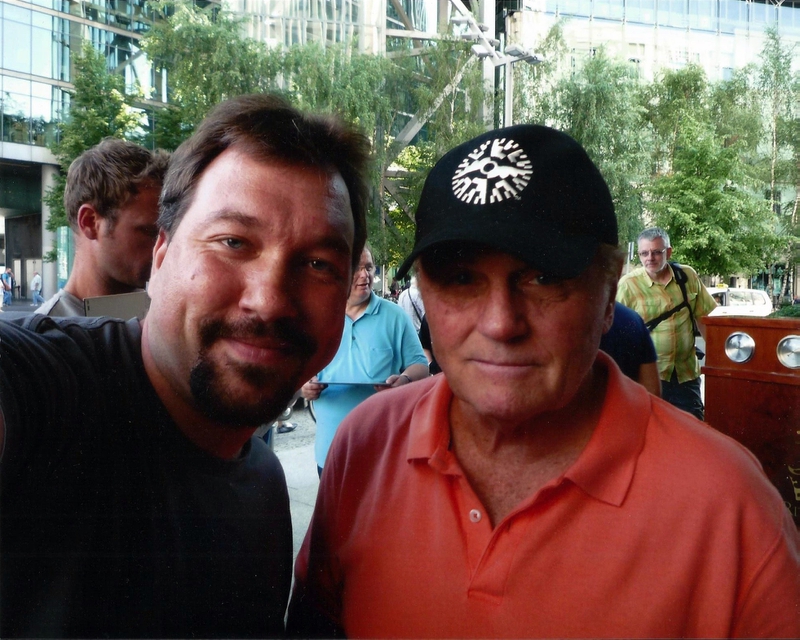 Bruce Johnston Photo with RACC Autograph Collector RB-Autogramme Berlin Bruce Johnston Photo with RACC Autograph Collector RB-Autogramme Berlin