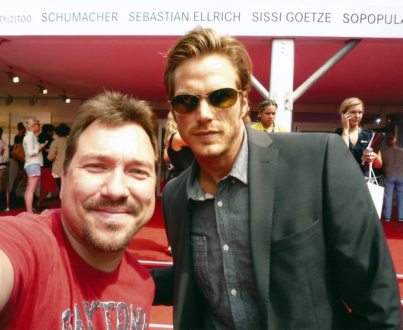 Jason Lewis Photo with RACC Autograph Collector RB-Autogramme Berlin