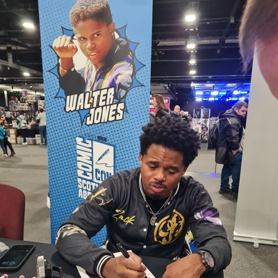 Walter Jones Autograph Profile