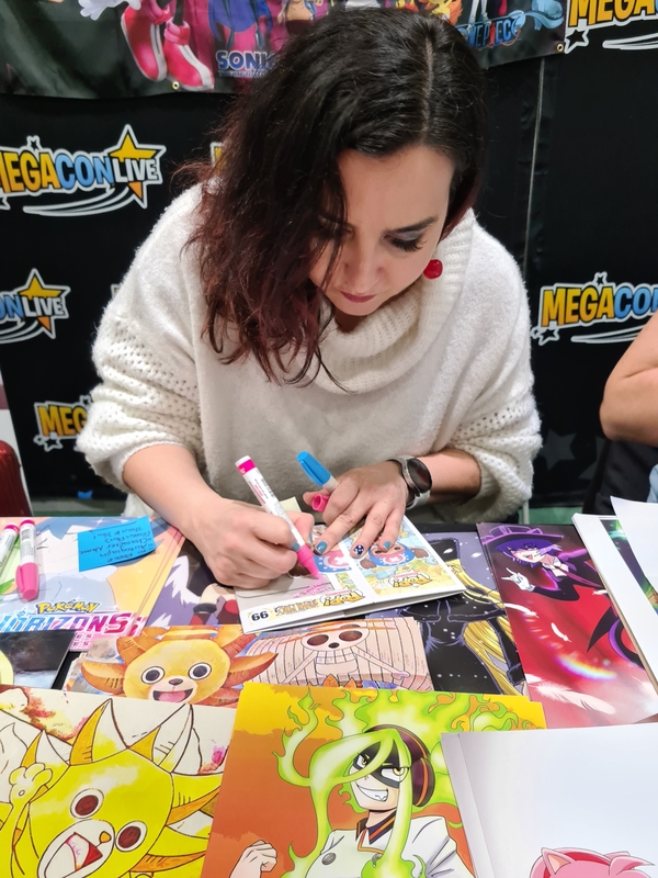 Lisa Ortiz Signing Autograph for RACC Autograph Collector TIBERA AUTOGRAPHS