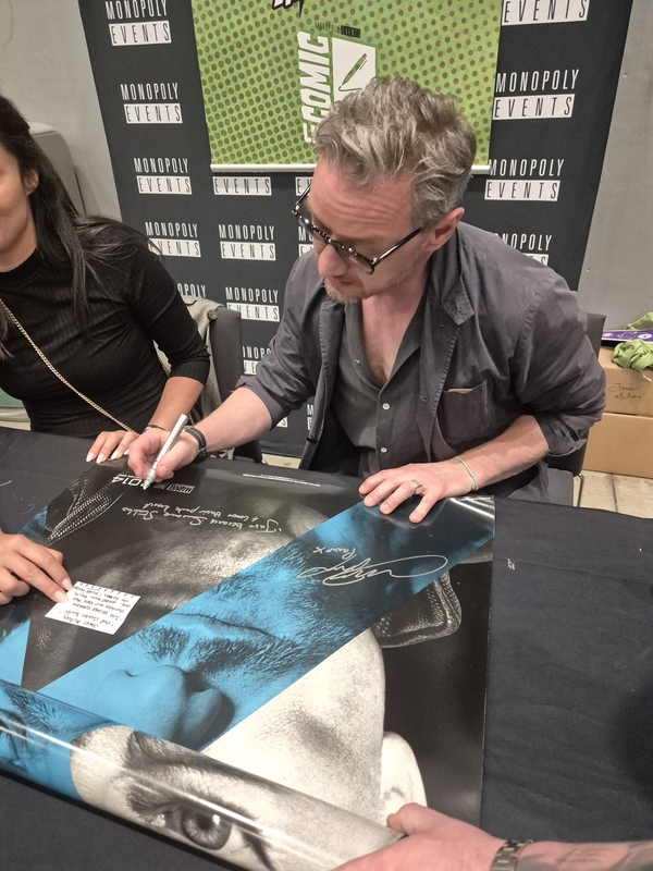 James McAvoy Signing Autographs for RACC Autograph Collector Superstar Autos James McAvoy Signing Autograph for RACC Autograph Collector Superstar Autos