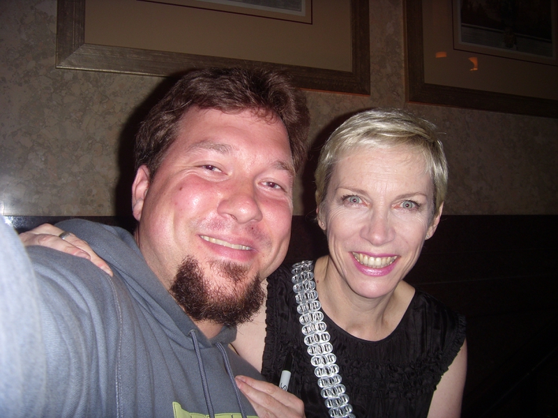 Annie Lennox Photo with RACC Autograph Collector RB-Autogramme Berlin Annie Lennox Photo with RACC Autograph Collector RB-Autogramme Berlin