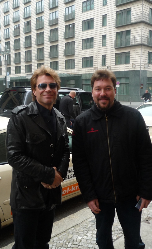 Jon Bon Jovi Photo with RACC Autograph Collector RB-Autogramme Berlin Jon Bon Jovi Photo with RACC Autograph Collector RB-Autogramme Berlin