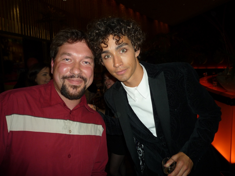 Robert Sheehan Photo with RACC Autograph Collector RB-Autogramme Berlin Robert Sheehan Photo with RACC Autograph Collector RB-Autogramme Berlin
