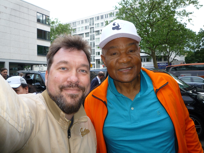 George Foreman Photo with RACC Autograph Collector RB-Autogramme Berlin George Foreman Photo with RACC Autograph Collector RB-Autogramme Berlin