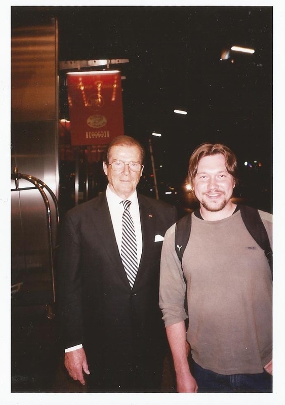 Roger Moore Photo with RACC Autograph Collector RB-Autogramme Berlin Roger Moore Photo with RACC Autograph Collector RB-Autogramme Berlin