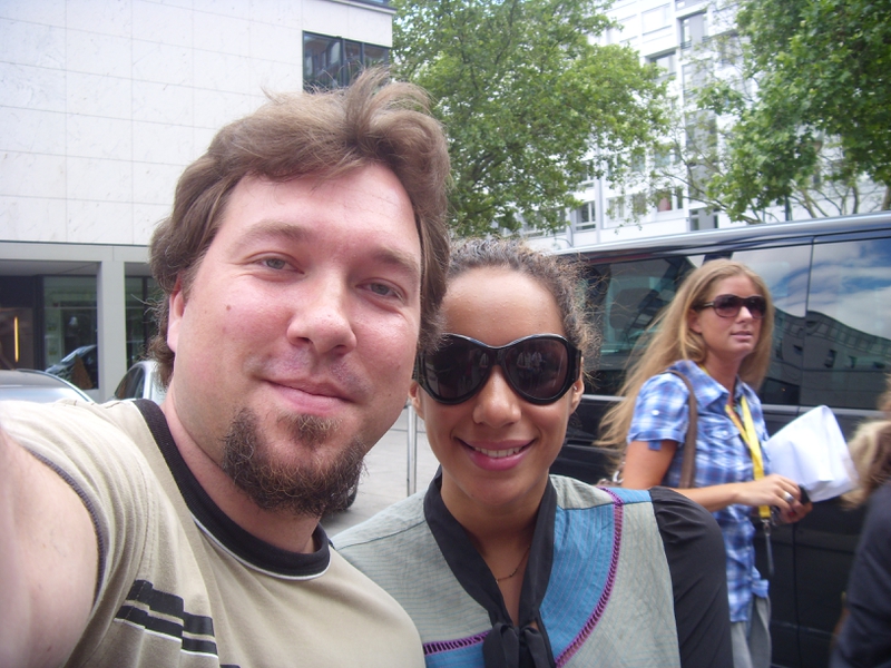 Leona Lewis Photo with RACC Autograph Collector RB-Autogramme Berlin Leona Lewis Photo with RACC Autograph Collector RB-Autogramme Berlin