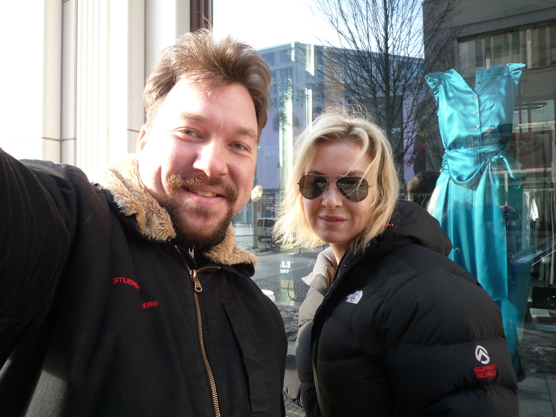 Renée Zellweger Photo with RACC Autograph Collector RB-Autogramme Berlin