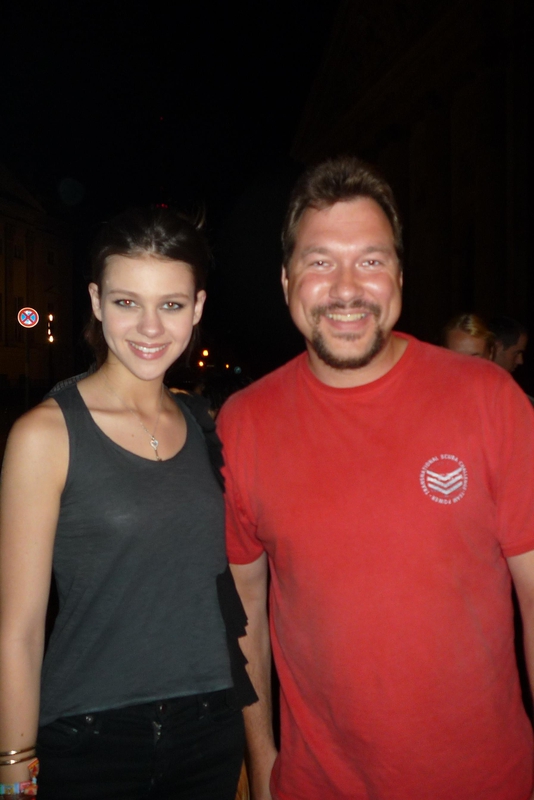 Nicola Peltz Photo with RACC Autograph Collector RB-Autogramme Berlin