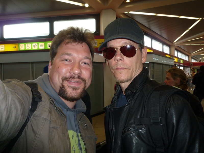 Kevin Bacon Photo with RACC Autograph Collector RB-Autogramme Berlin Kevin Bacon Photo with RACC Autograph Collector RB-Autogramme Berlin