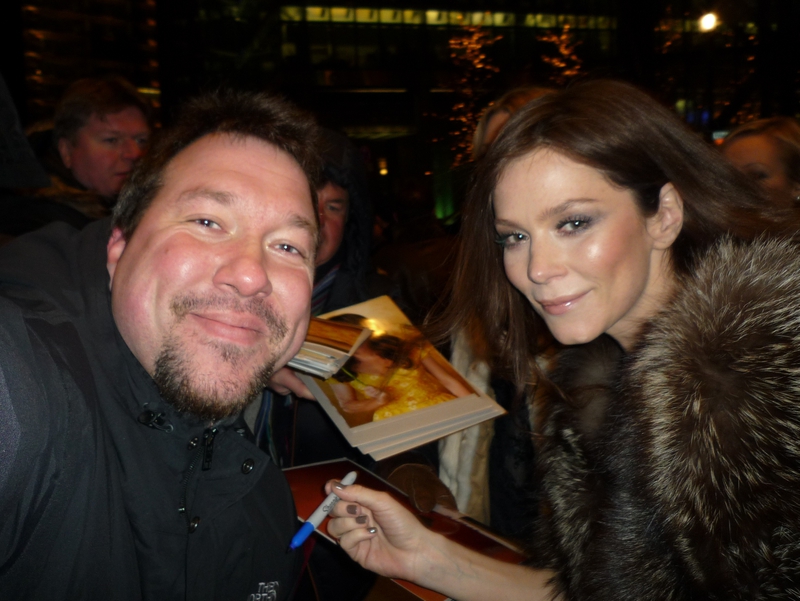 Anna Friel Photo with RACC Autograph Collector RB-Autogramme Berlin