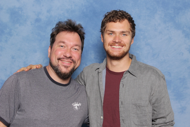 Finn Jones Photo with RACC Autograph Collector RB-Autogramme Berlin