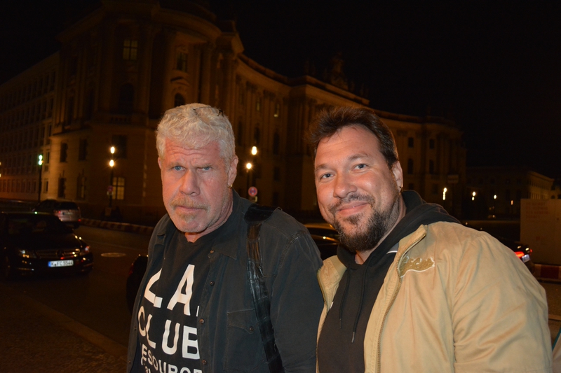 Ron Perlman Photo with RACC Autograph Collector RB-Autogramme Berlin