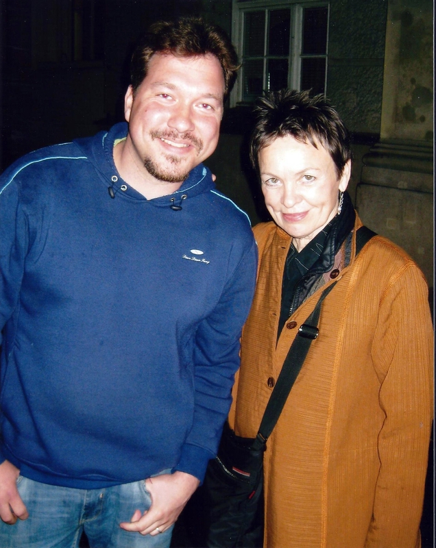 Laurie Anderson Photo with RACC Autograph Collector RB-Autogramme Berlin Laurie Anderson Photo with RACC Autograph Collector RB-Autogramme Berlin